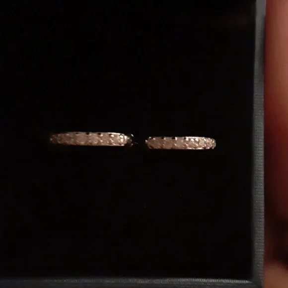 Beautiful vintage 925 silver diamond accent Huggies hoop earrings - Picture 2 of 6